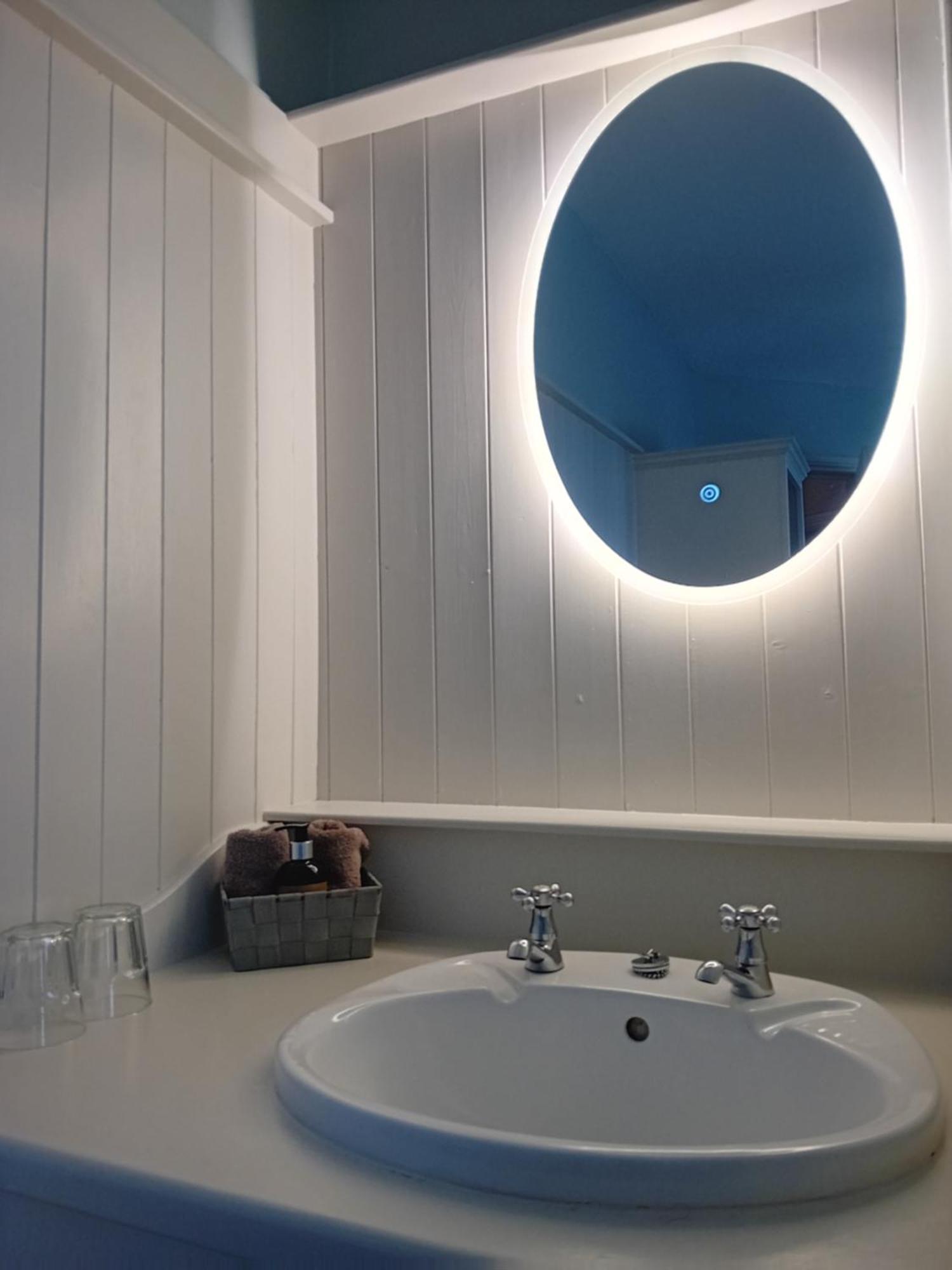 Fairwinds Guest Accommodation Дулин Экстерьер фото