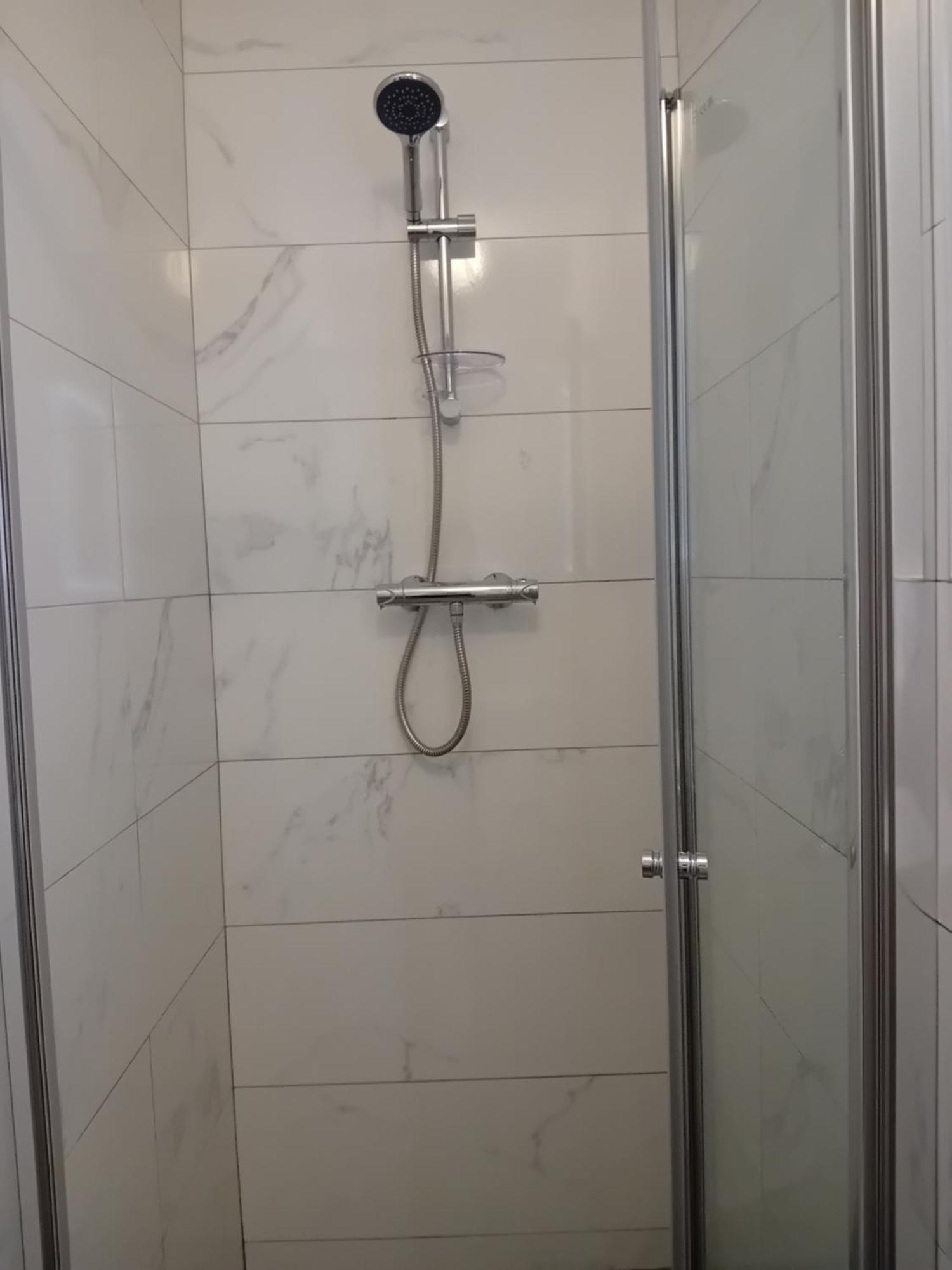 Fairwinds Guest Accommodation Дулин Экстерьер фото